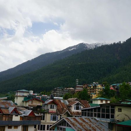 Hotel Magnolia Mallroad Manali Екстер'єр фото