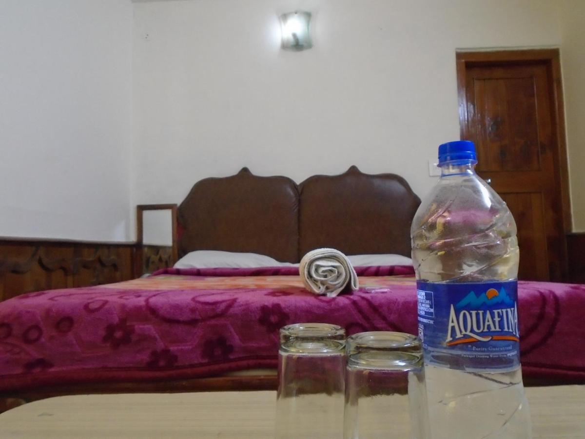 Hotel Magnolia Mallroad Manali Екстер'єр фото