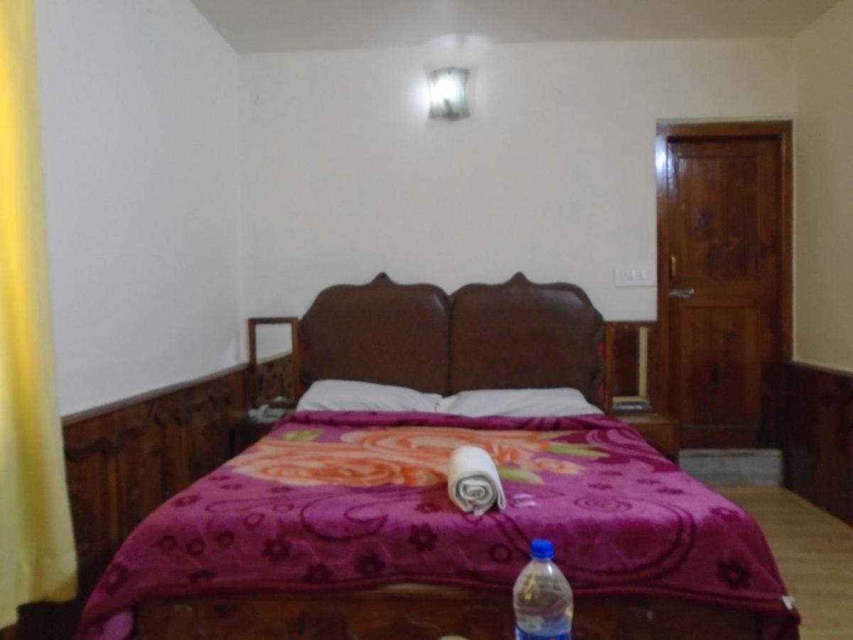 Hotel Magnolia Mallroad Manali Екстер'єр фото