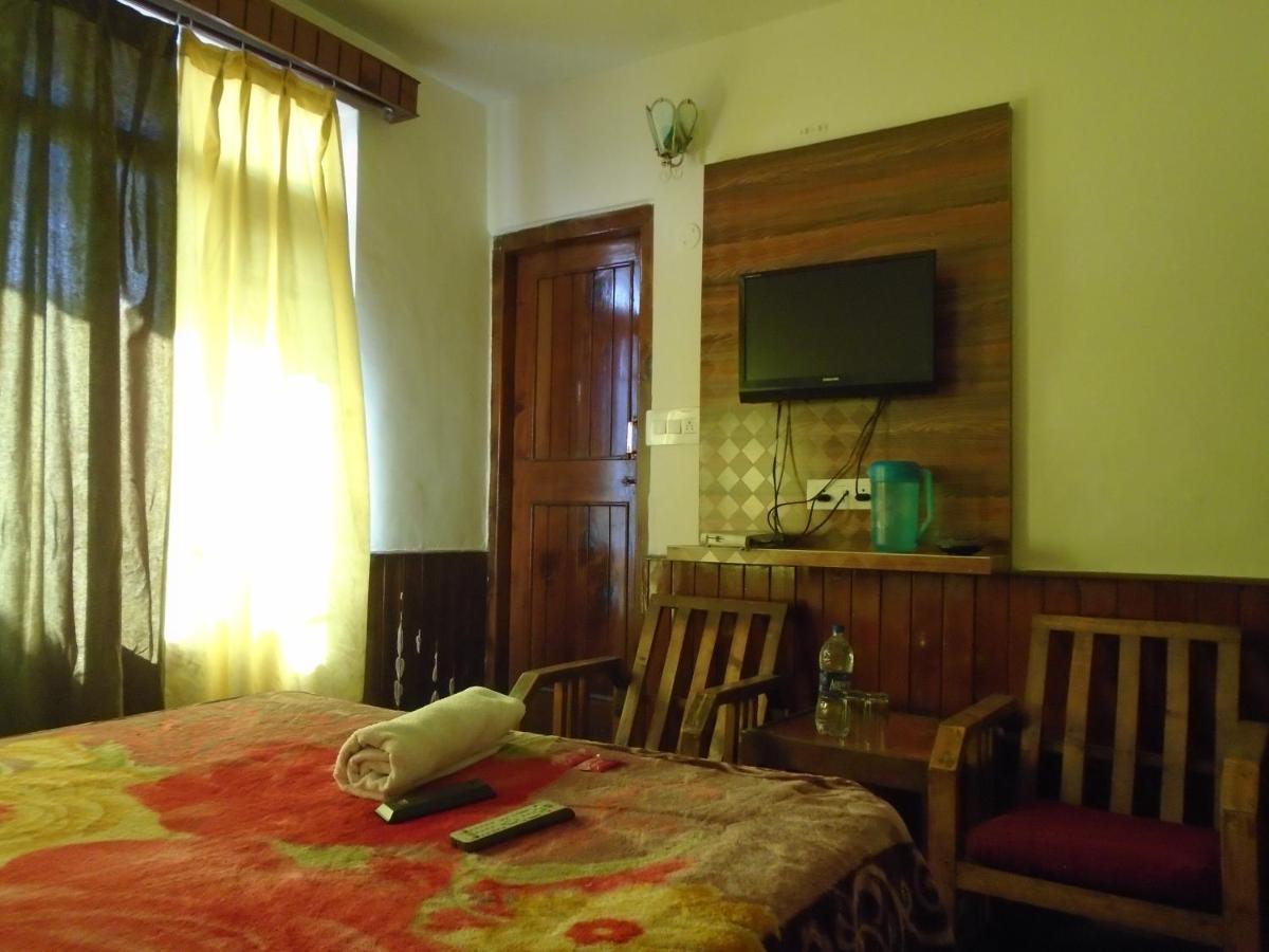 Hotel Magnolia Mallroad Manali Екстер'єр фото