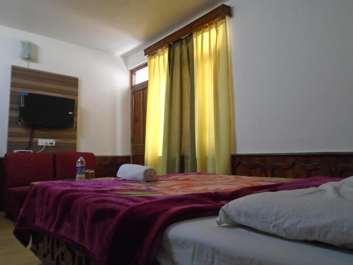 Hotel Magnolia Mallroad Manali Екстер'єр фото