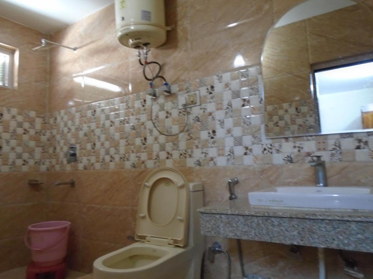 Hotel Magnolia Mallroad Manali Екстер'єр фото