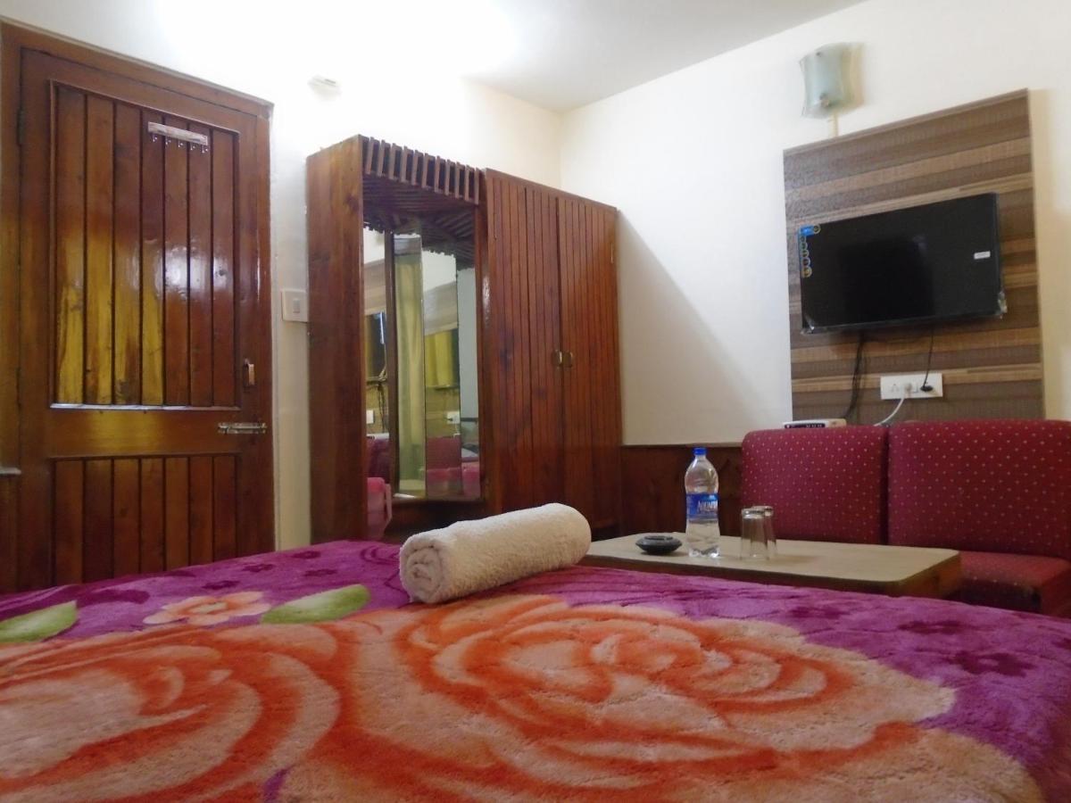 Hotel Magnolia Mallroad Manali Екстер'єр фото