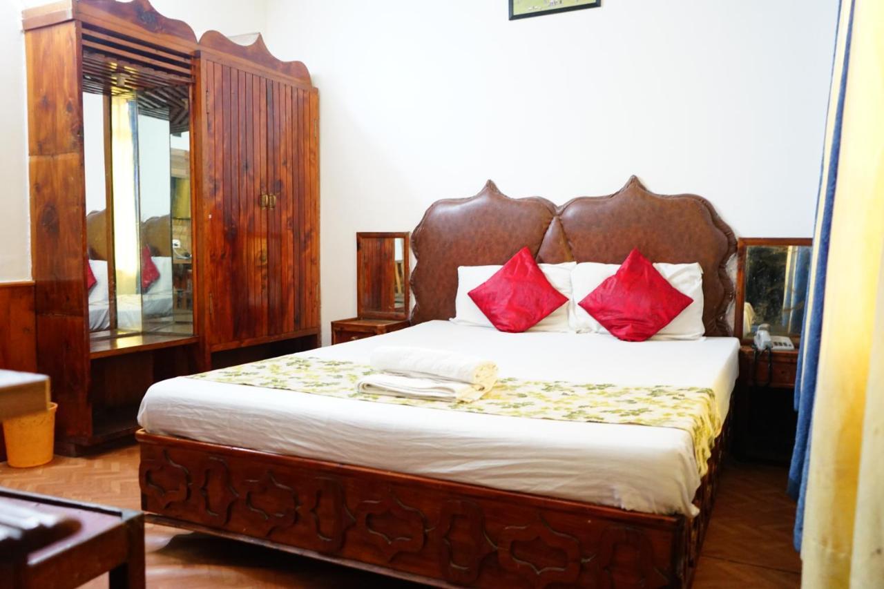 Hotel Magnolia Mallroad Manali Екстер'єр фото