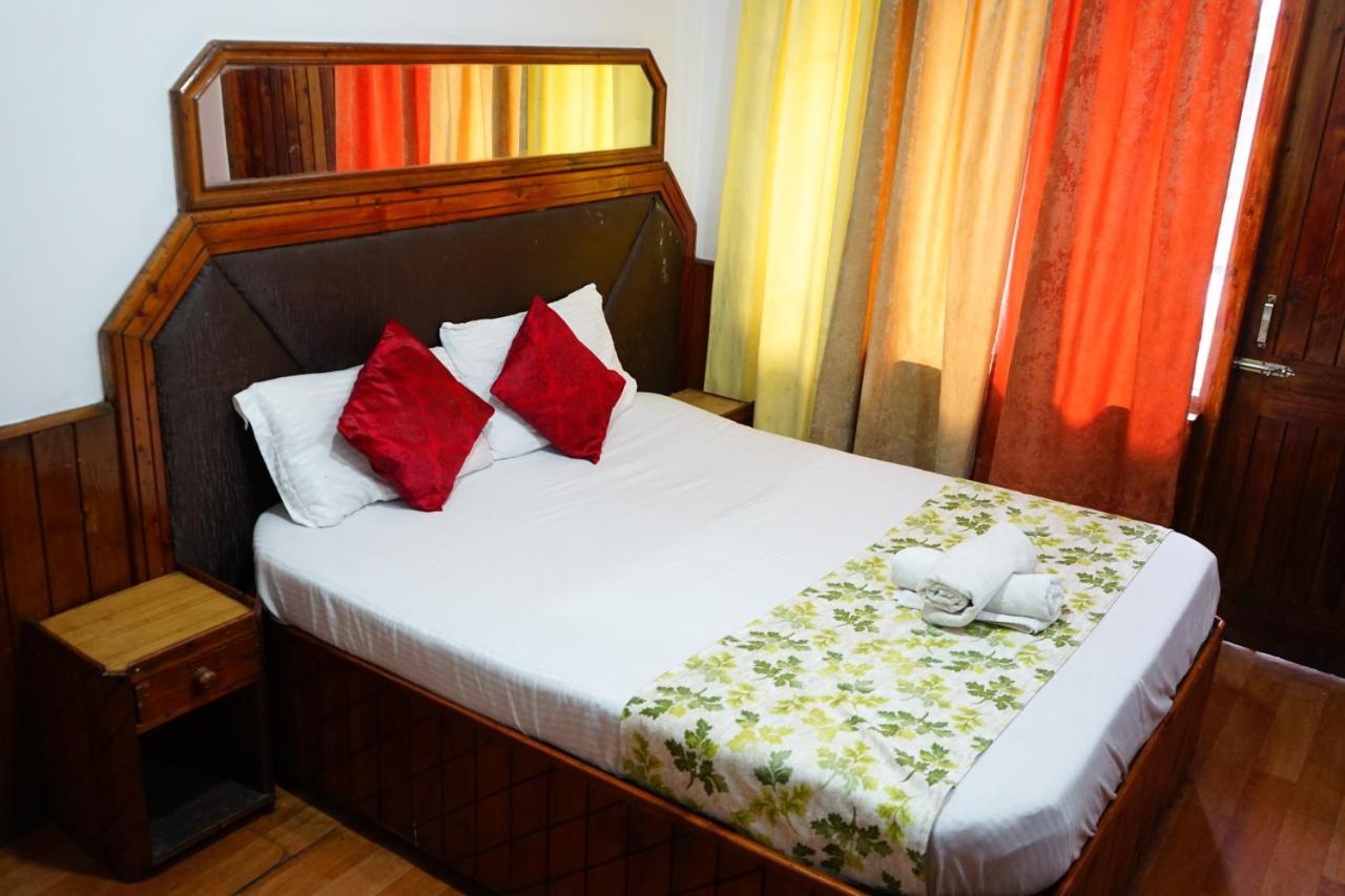 Hotel Magnolia Mallroad Manali Екстер'єр фото