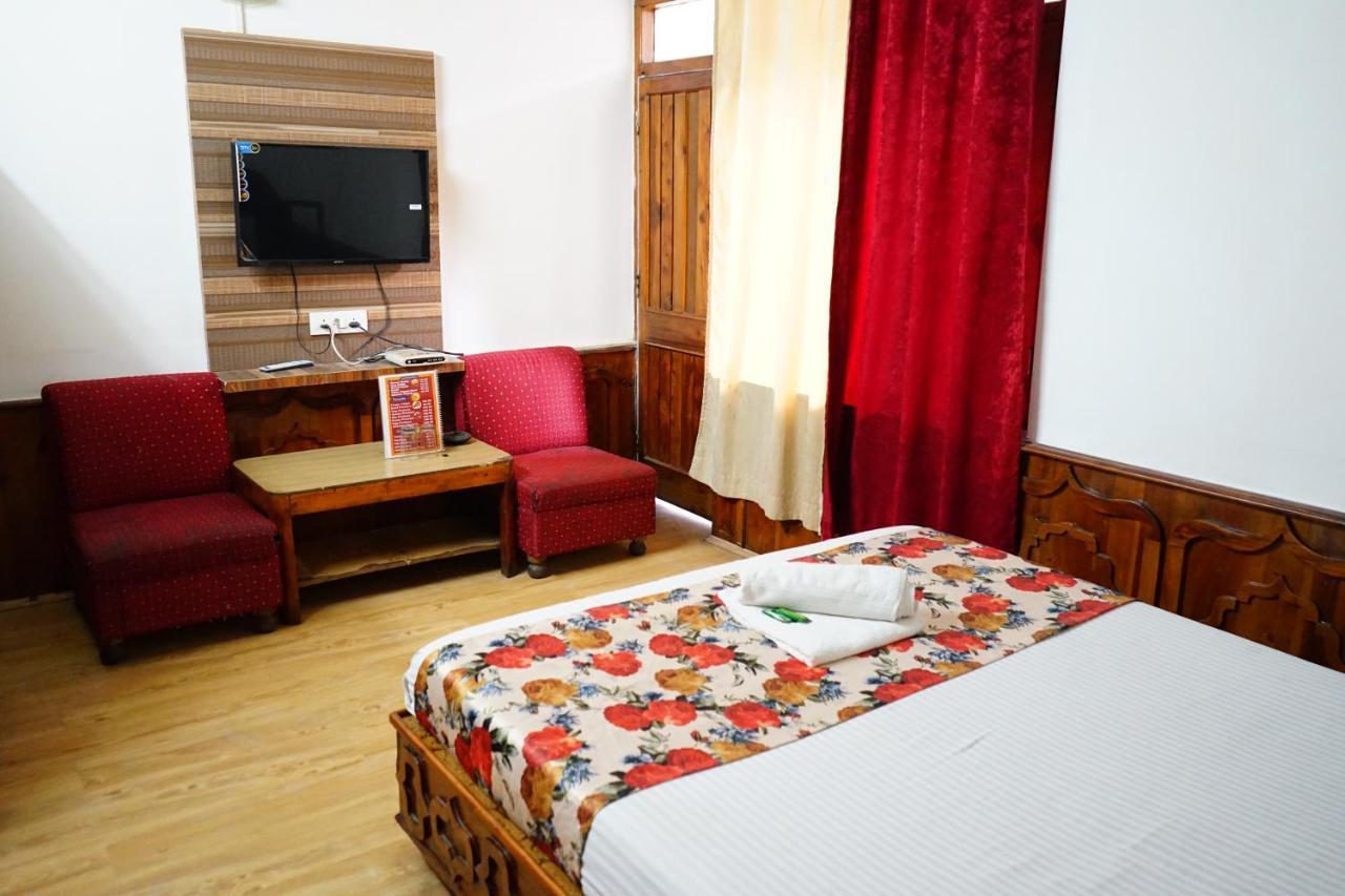 Hotel Magnolia Mallroad Manali Екстер'єр фото