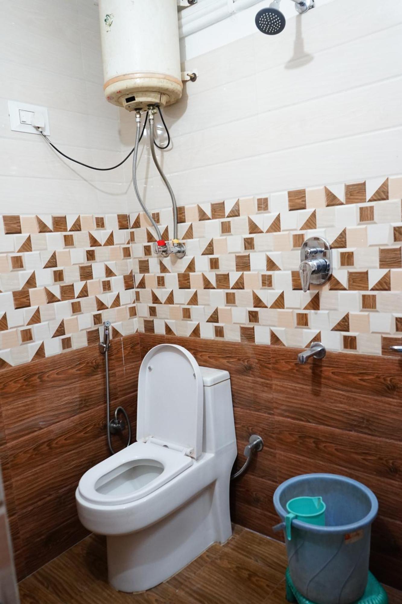Hotel Magnolia Mallroad Manali Екстер'єр фото