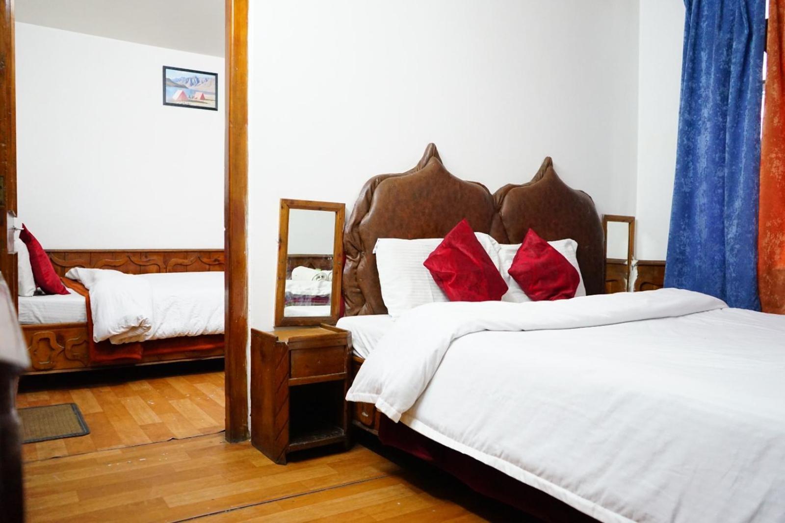 Hotel Magnolia Mallroad Manali Екстер'єр фото